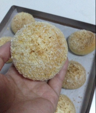 椰蓉奶酥面包