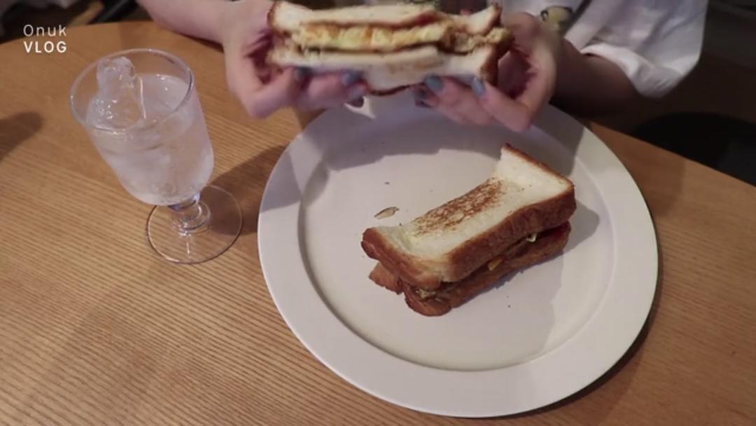 胡萝卜蛋饼三明治
