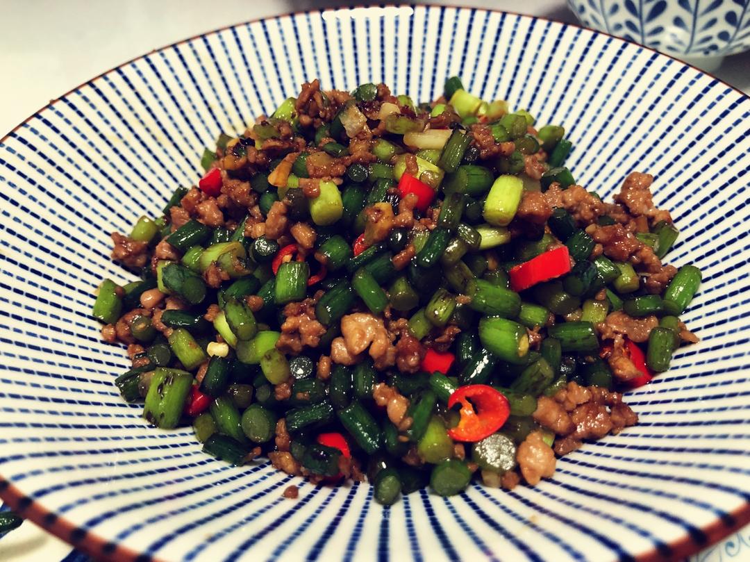 快手又下饭 — 绝味肉沫炒蒜薹丁（苍蝇头（快来做！！！
