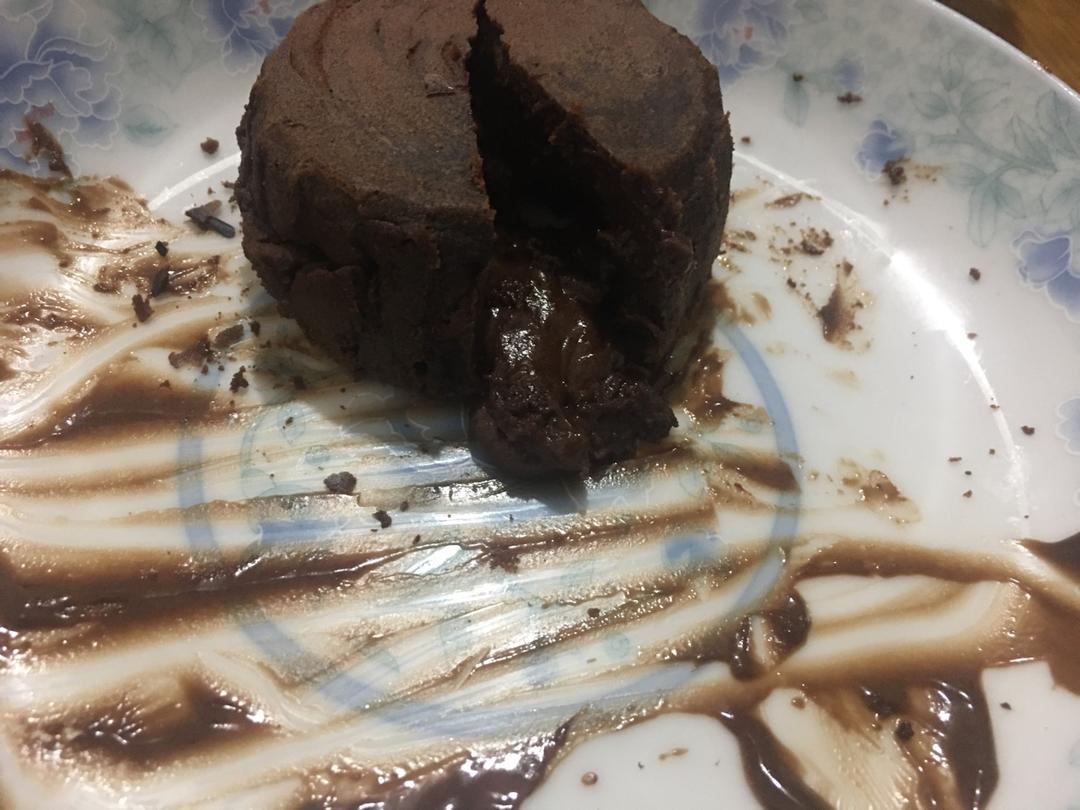 巧克力熔岩蛋糕(全图文超简单)