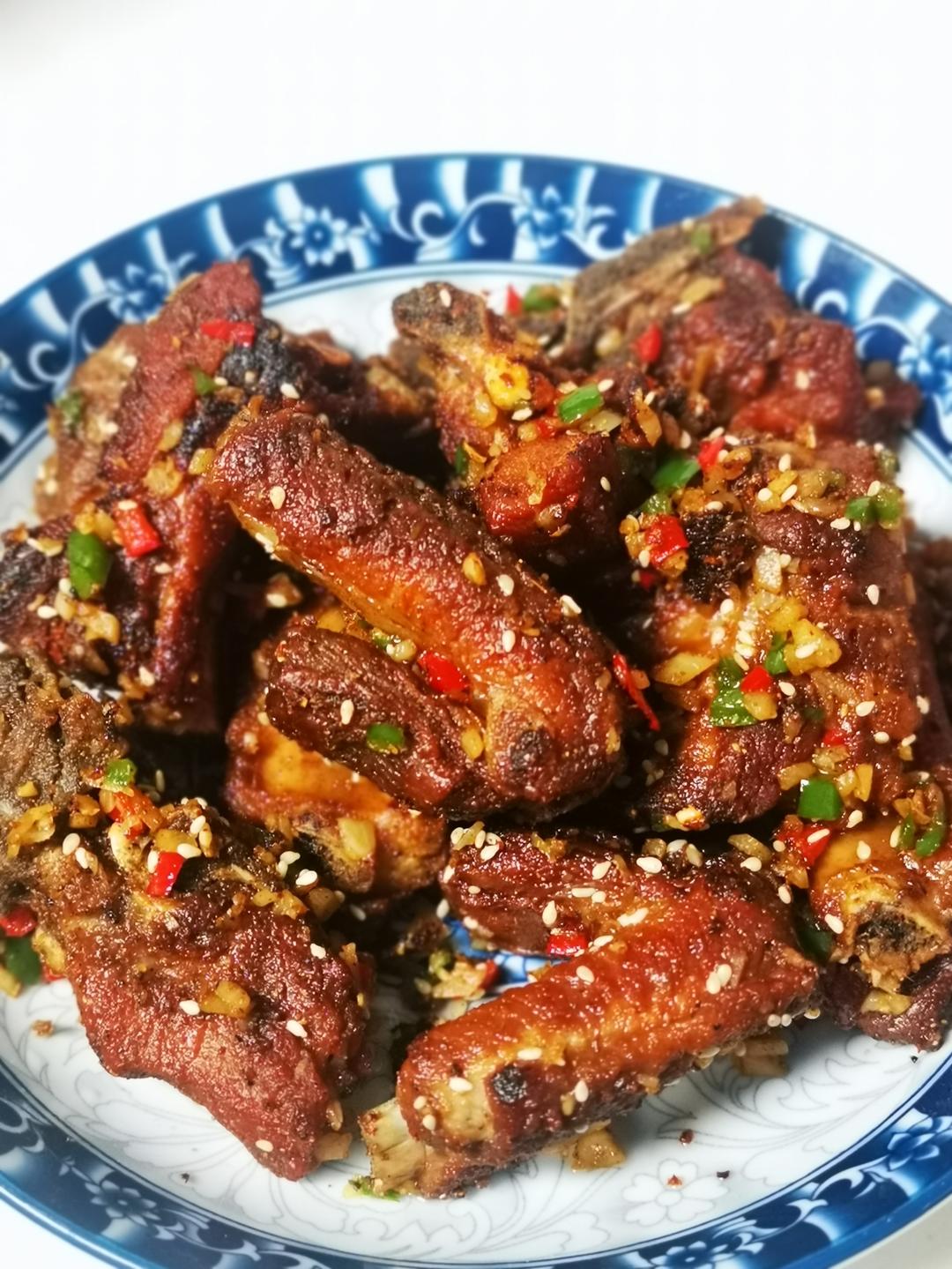 完美复刻中餐厅38块钱一份的椒盐排骨，骨香肉烂，好吃到吮手指