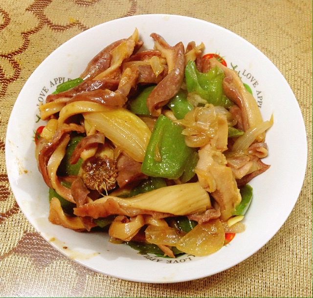 源源懒熊猫做的青椒炒肚片