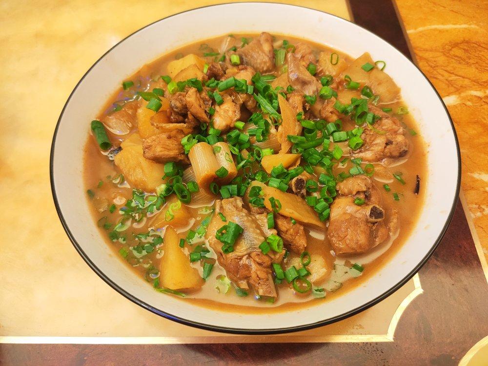 厨师长教你：“姜葱炒鸡”的家常做法，色香味俱全，赶紧收藏吧