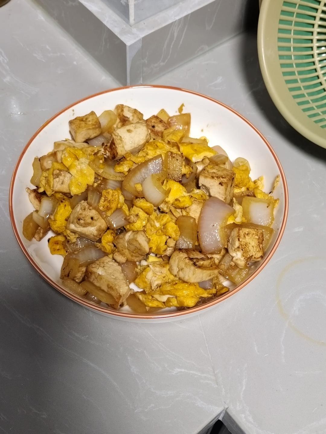 洋葱鸡蛋炒豆腐