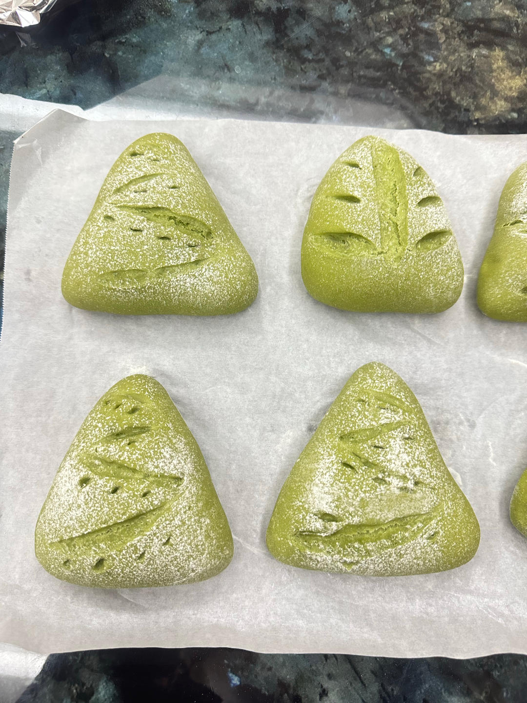 抹茶红豆软欧｜圣诞限定