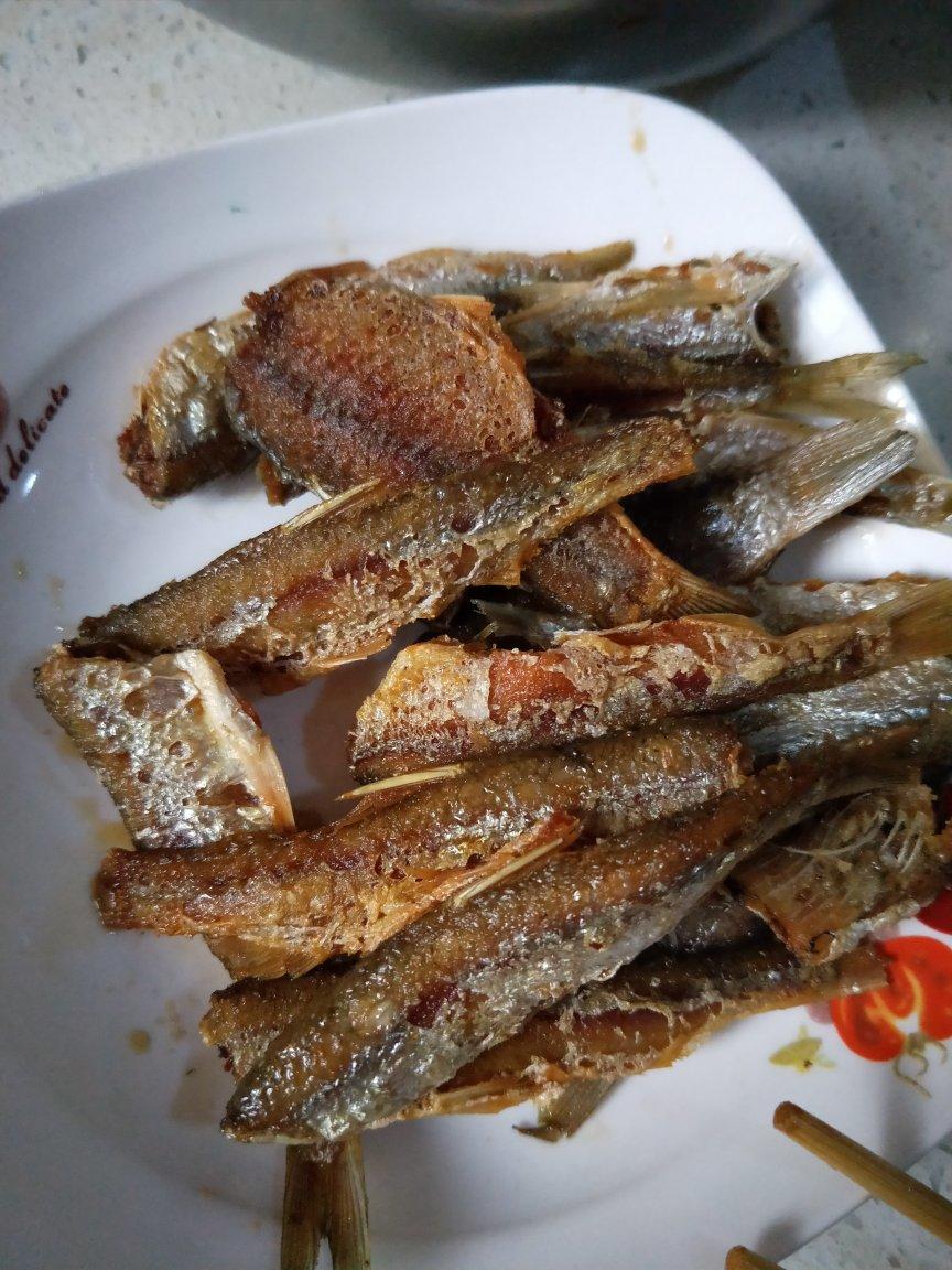 爆鱼（又叫：熏鱼）
