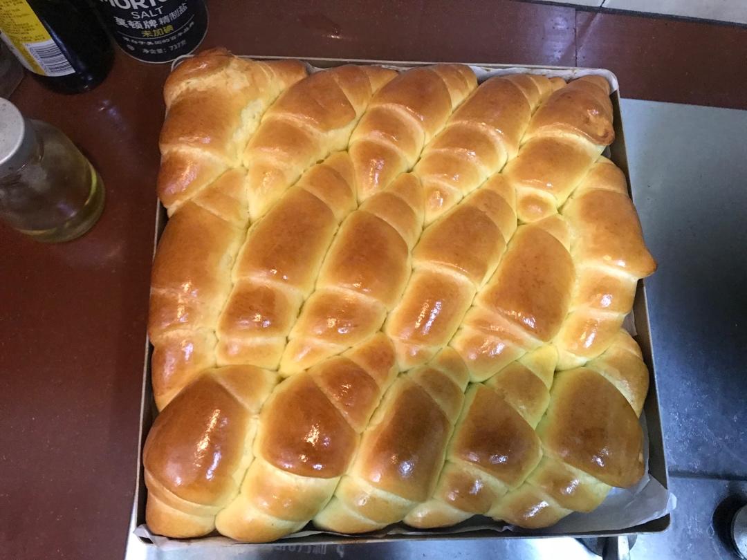 超柔软的南瓜手撕面包