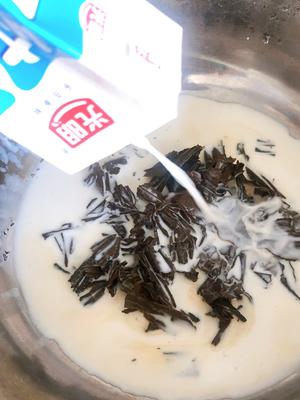 自制健康的蜜豆奶茶（纯牛奶+正山小种红茶+木糖醇）的做法 步骤7