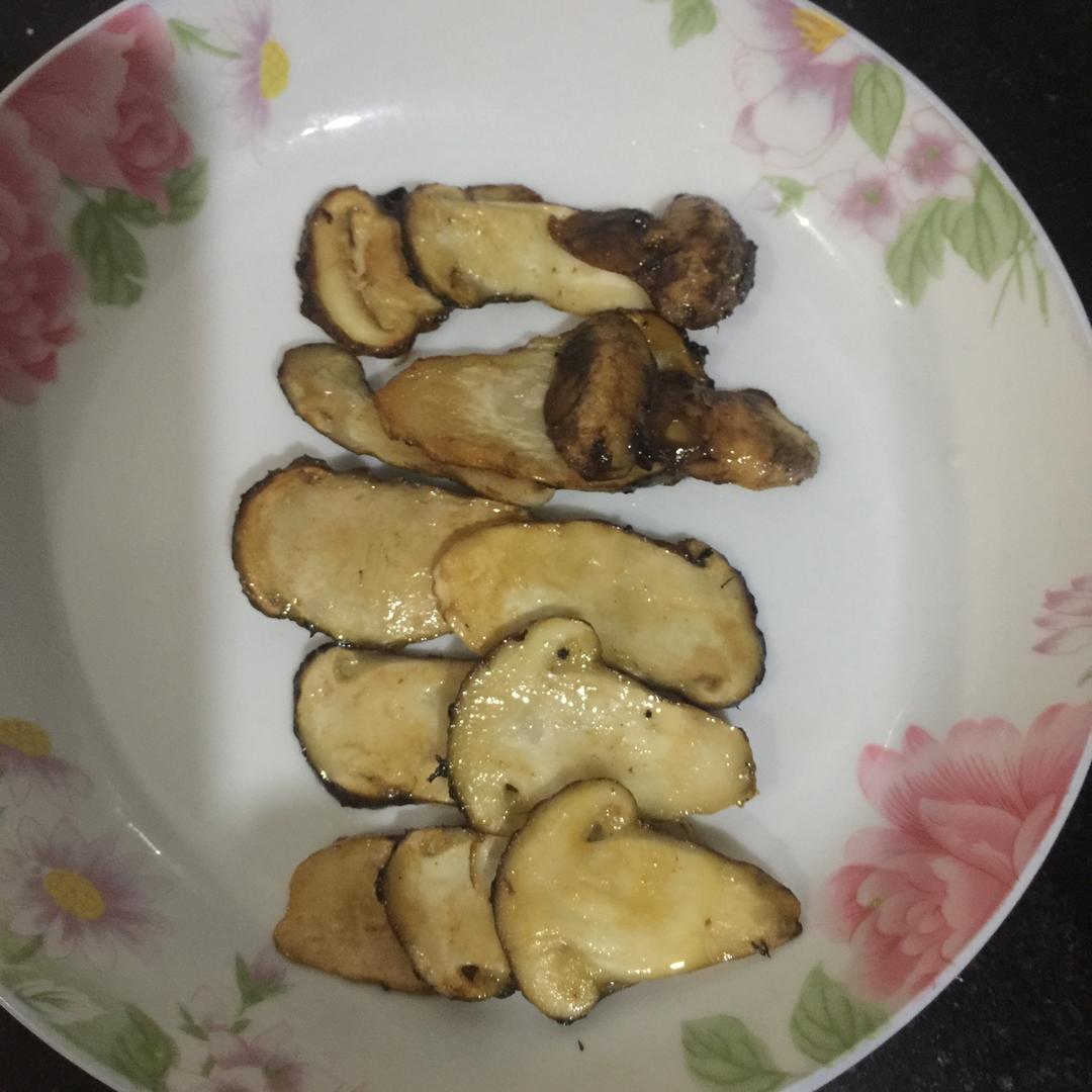 黄油煎松茸