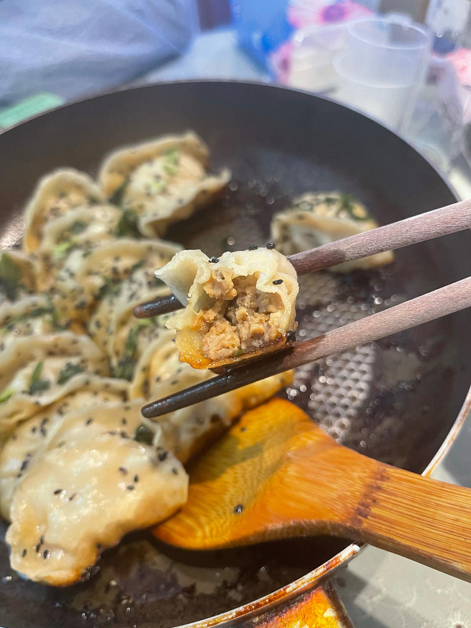 半烫面饺子皮（锅贴、蒸饺、烧卖、剩了还可以烙饼）