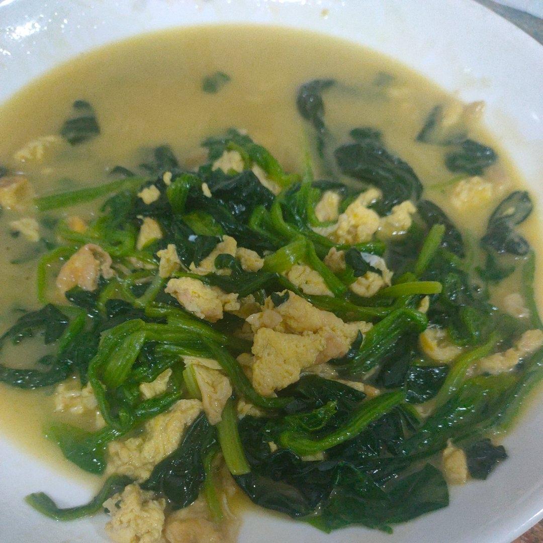 可缓解用眼疲劳的鸡蛋炒菠菜来啦