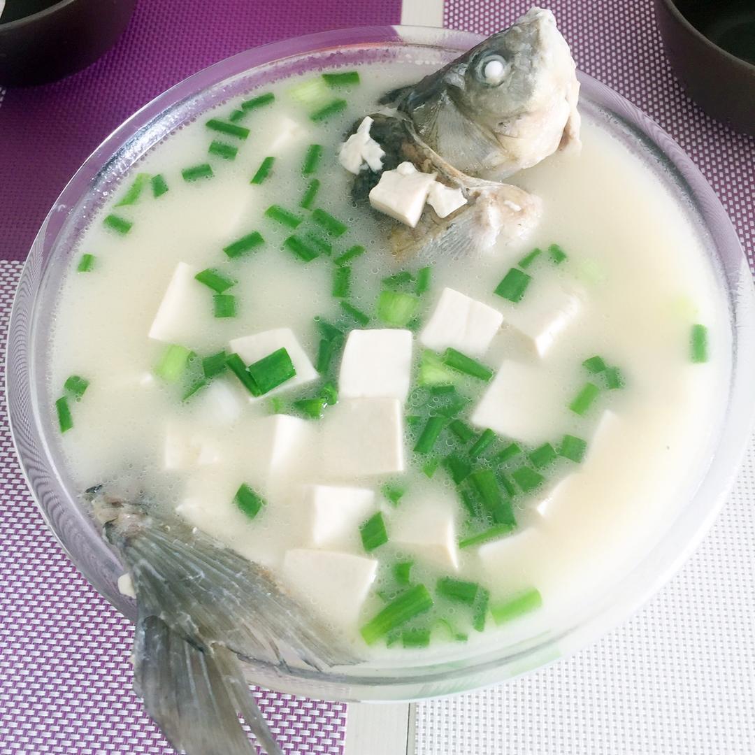 鲫鱼豆腐汤