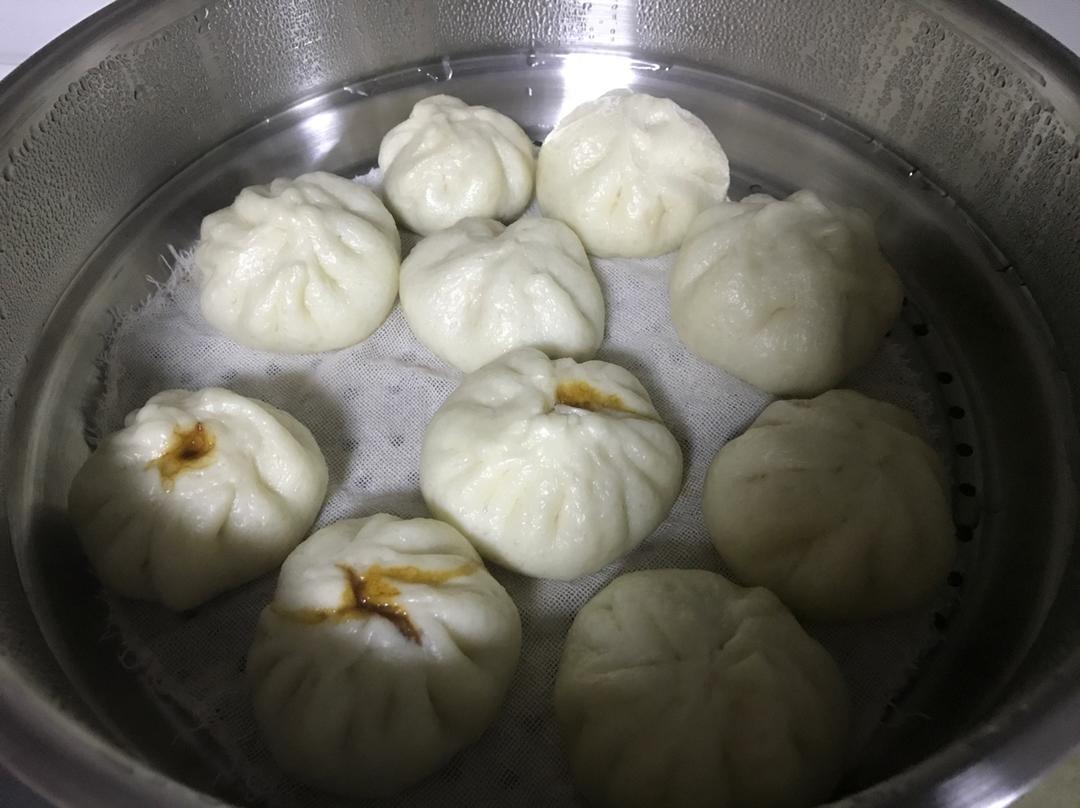 卤肉包