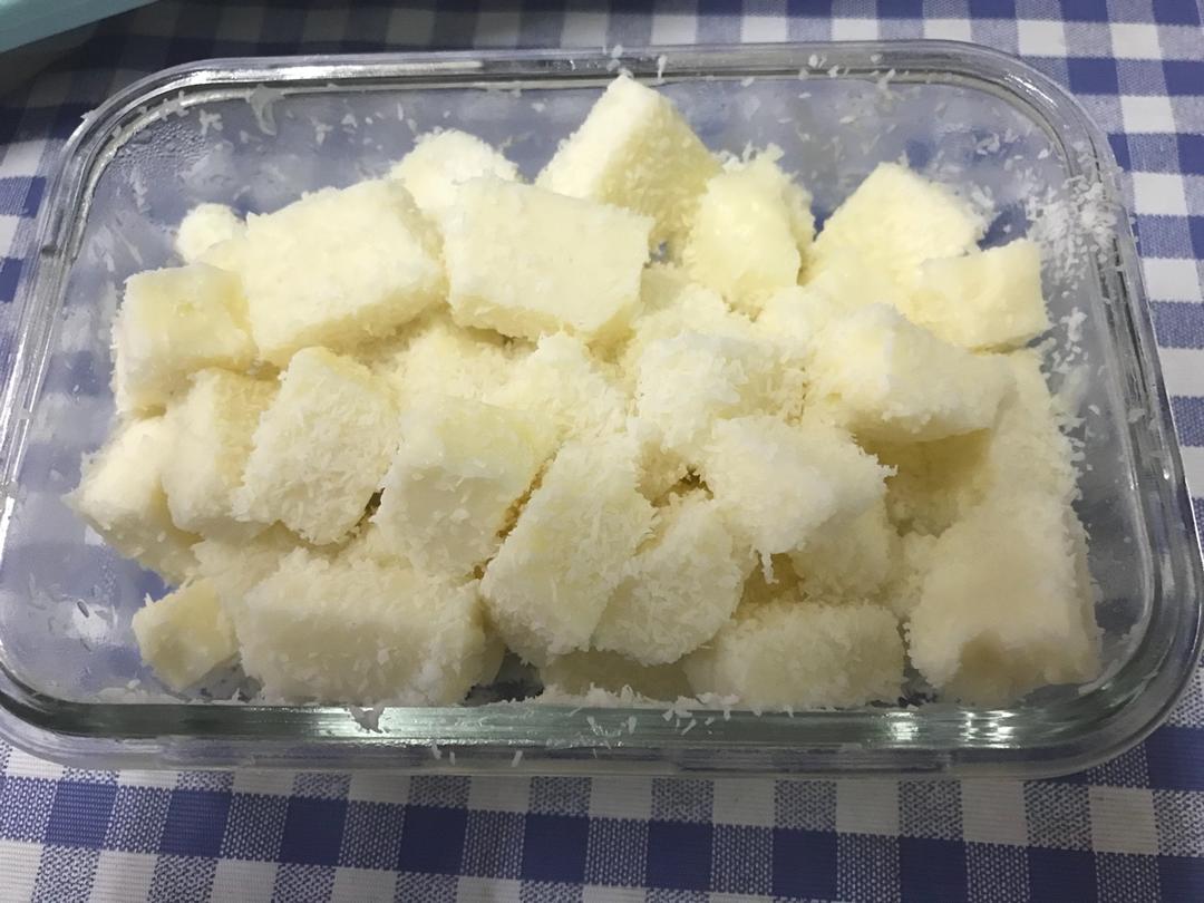 完胜85度C牛奶椰丝小方