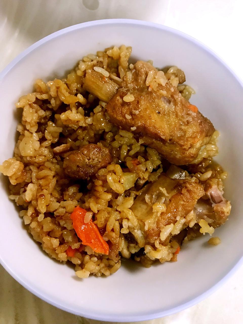 喷香排骨焖饭（爆好吃）