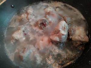 菜干猪筒骨润燥养肺汤的做法 步骤1
