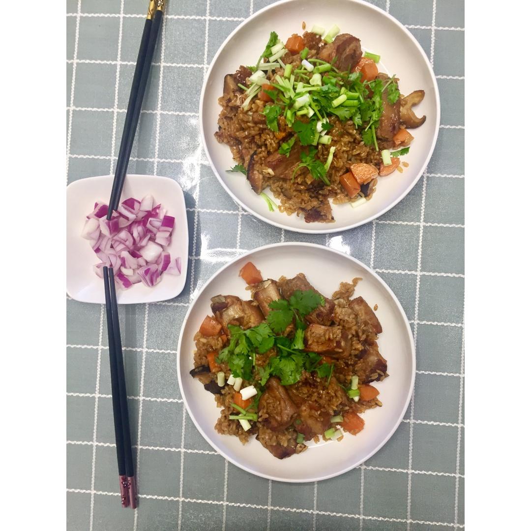 喷香排骨焖饭（爆好吃）