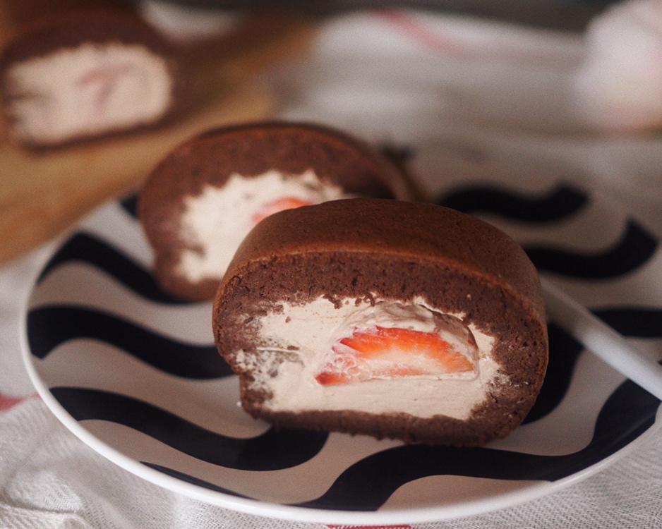 巧克力草莓蛋糕卷