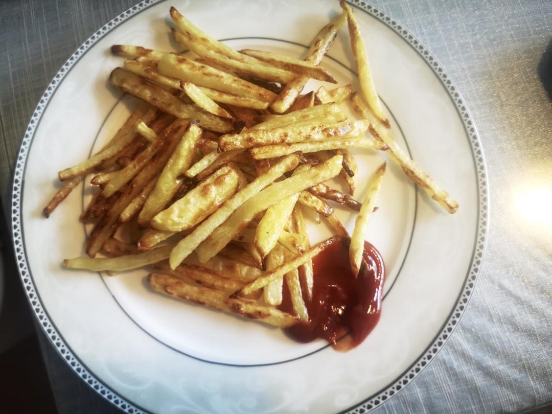 谁说孩子不能吃薯条？别人家孩子吃薯条也健康！
婴儿烤箱版薯条