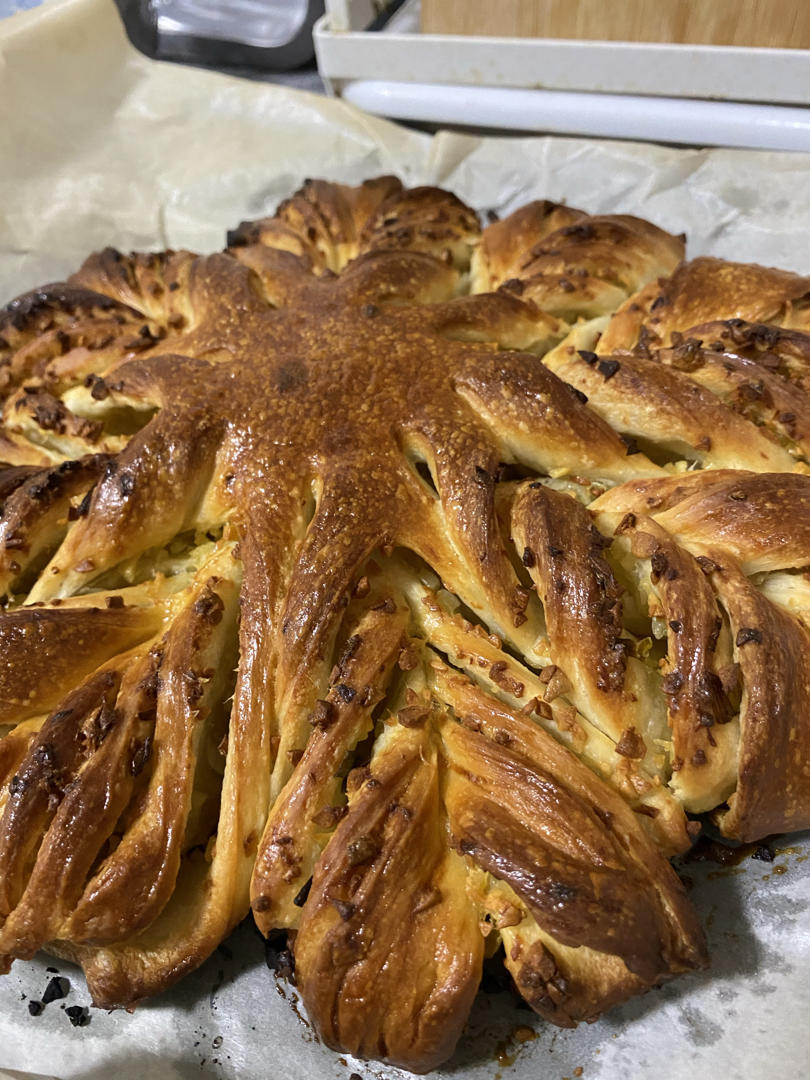 【小高姐】蒜香浓郁 造型优美 不用揉出手膜的面包