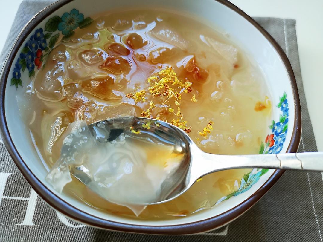 桃胶银耳梨羹的做法