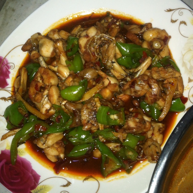 泡椒牛蛙砂锅煲