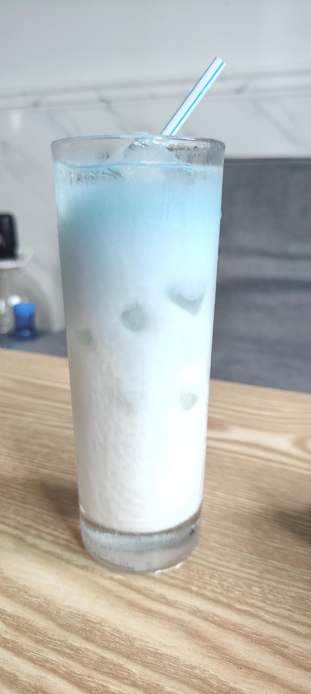 沉静安然～蓝潟湖炼乳牛奶｜梦幻又补钙
