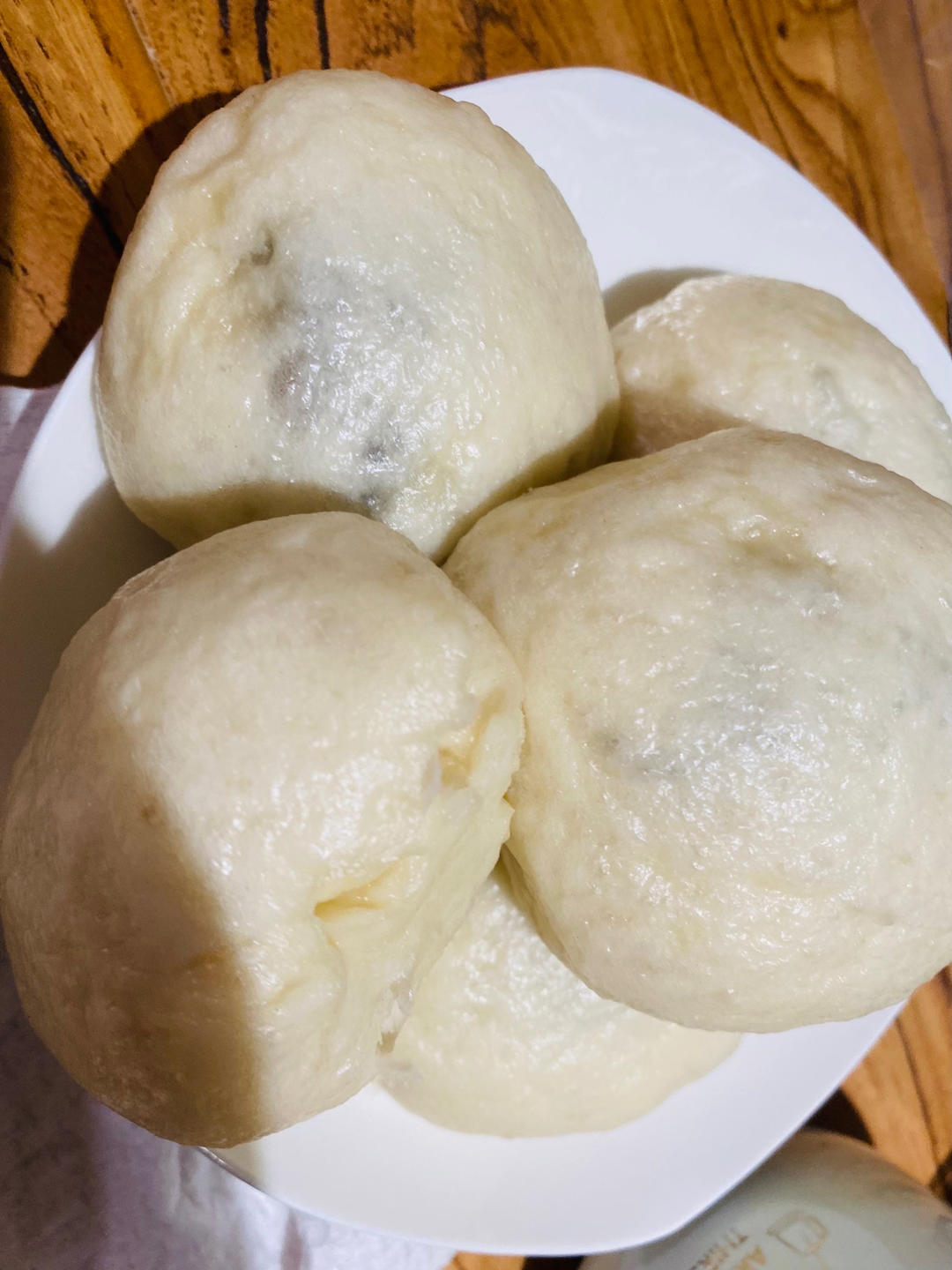 暄软可口的豆沙包