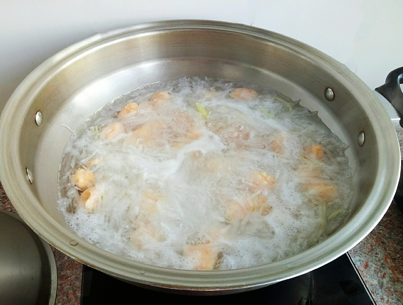虾丸（肉丸）萝卜汤的做法 步骤9