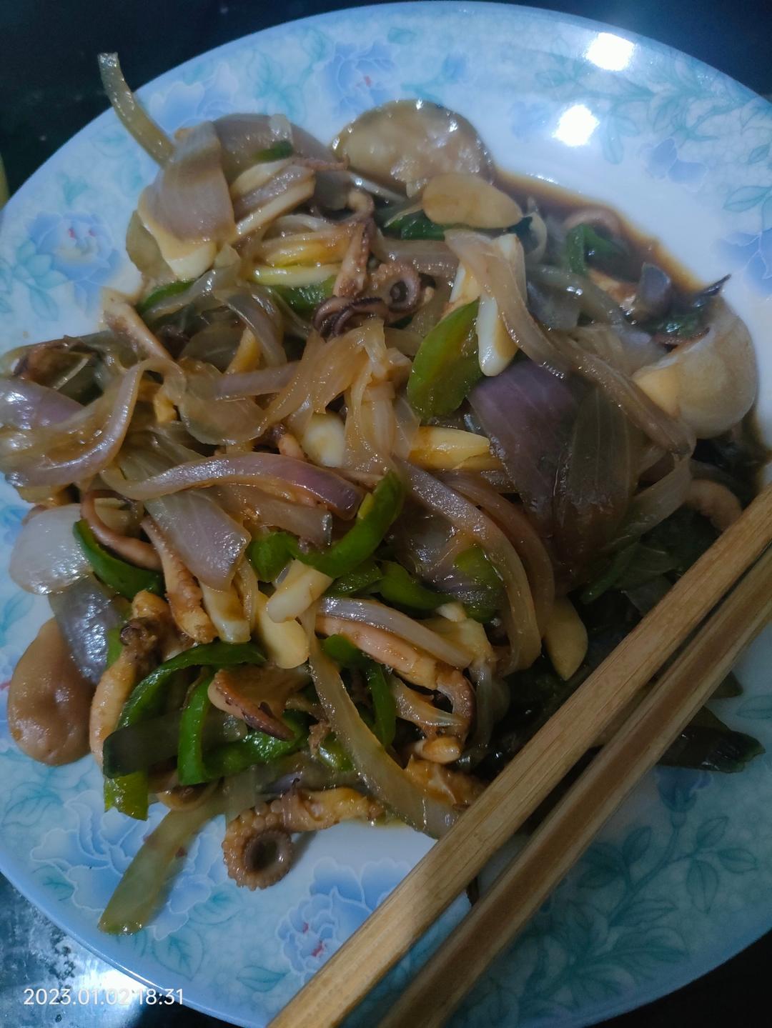 两步搞定脆嫰鲜美的葱爆八爪鱼