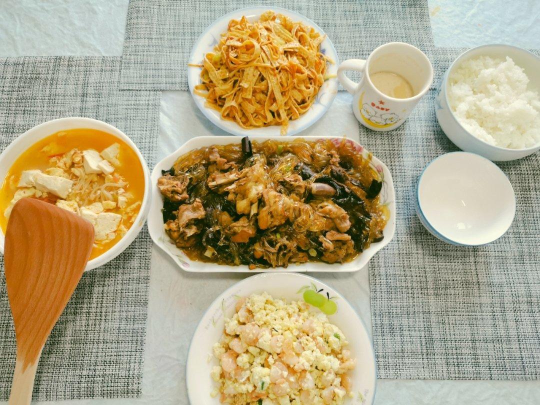 小鸡蘑菇炖粉条