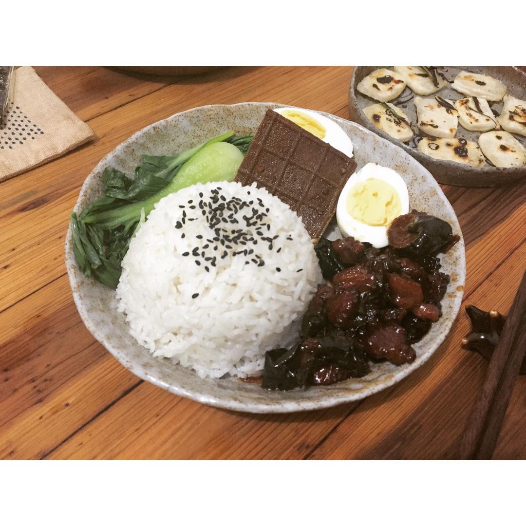 台式卤肉饭