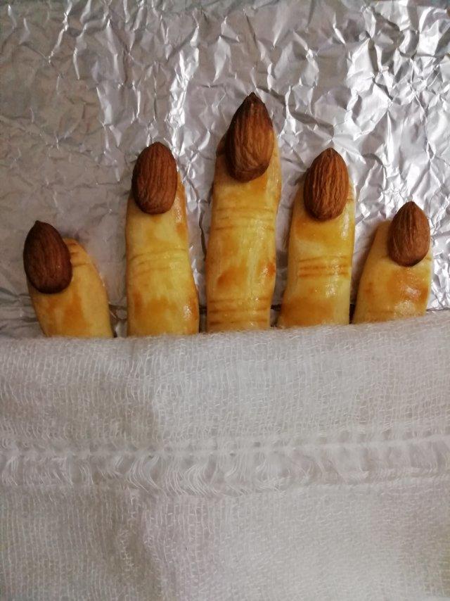 万圣节巫婆手指饼