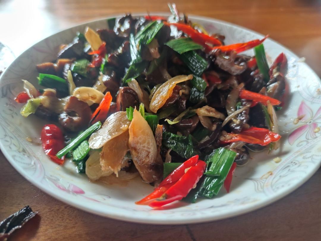 素炒干香菇