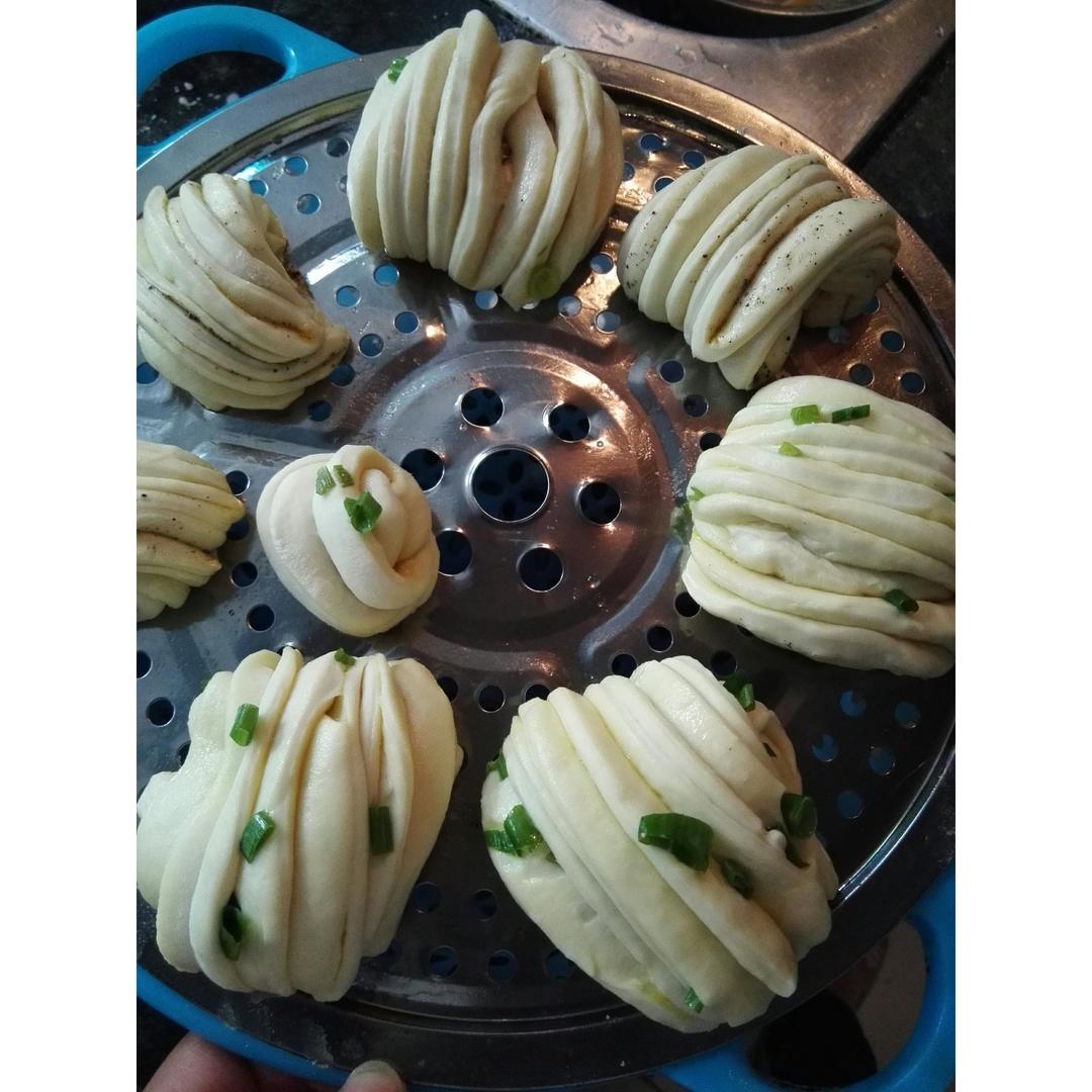葱油花卷 Steamed Roll
