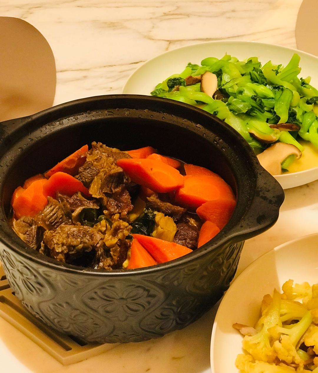 胡萝卜土豆烧牛腩