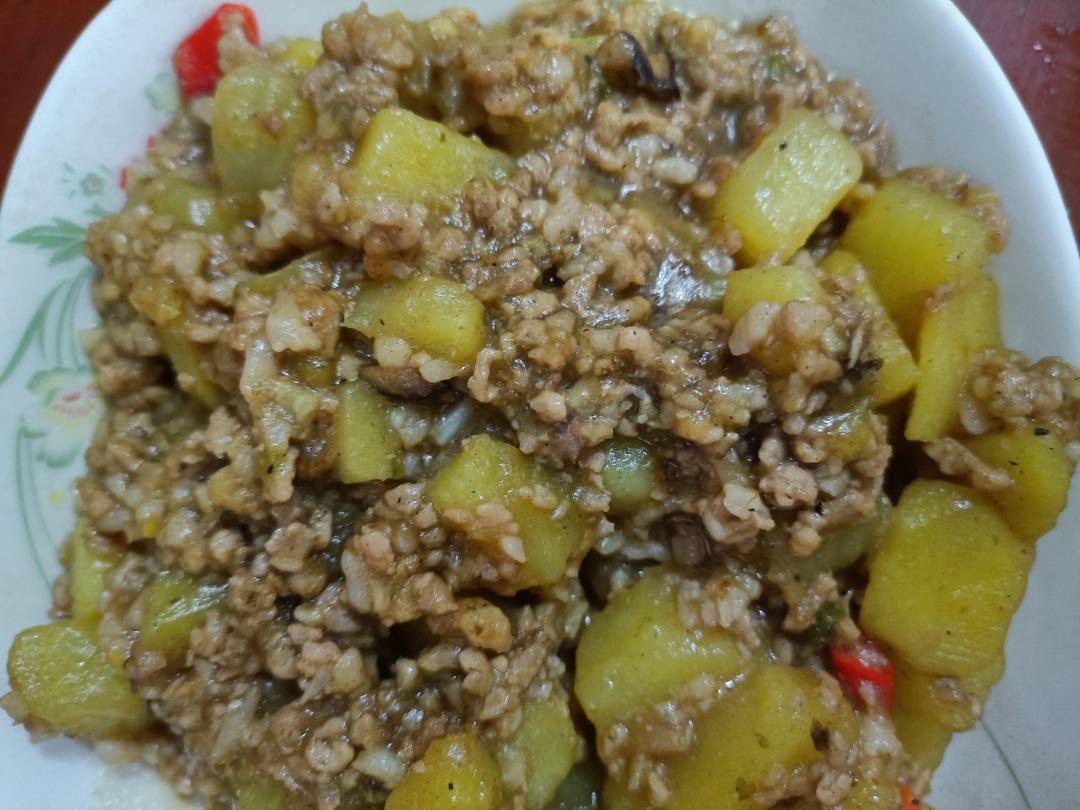 超级下饭的肉沫炒土豆！