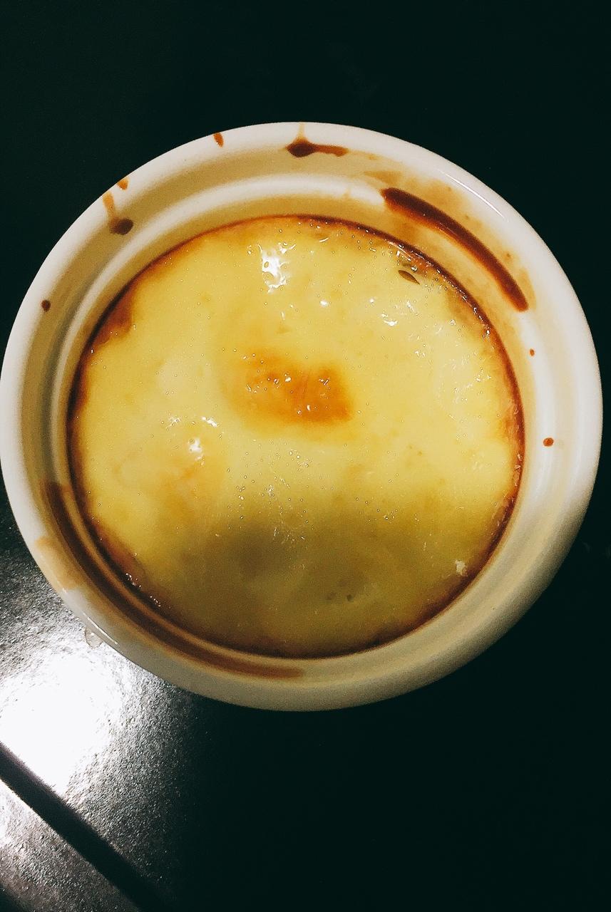 Crèmebrulée。法式烤布雷。焦糖布丁。
