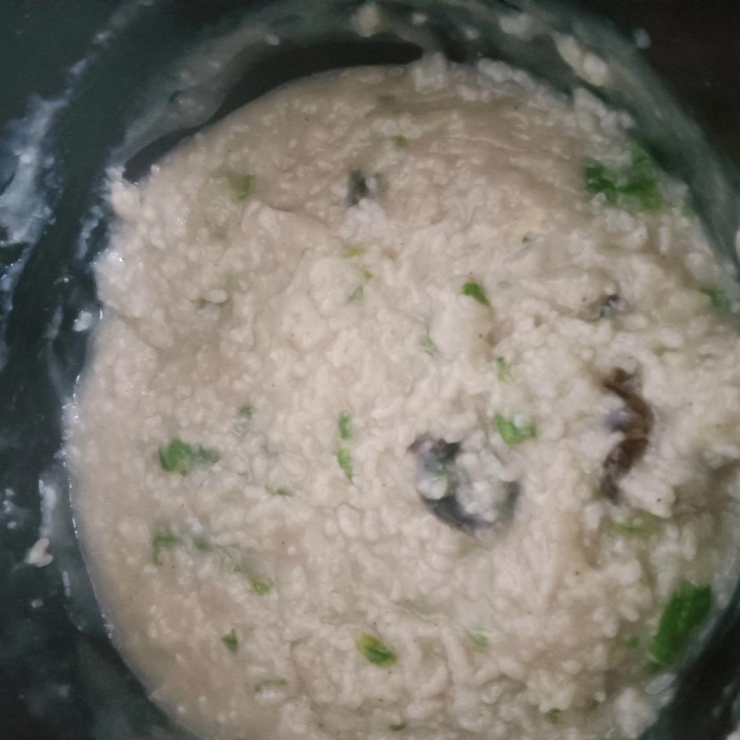 早餐不知道吃什么 上海版皮蛋瘦肉粥😋