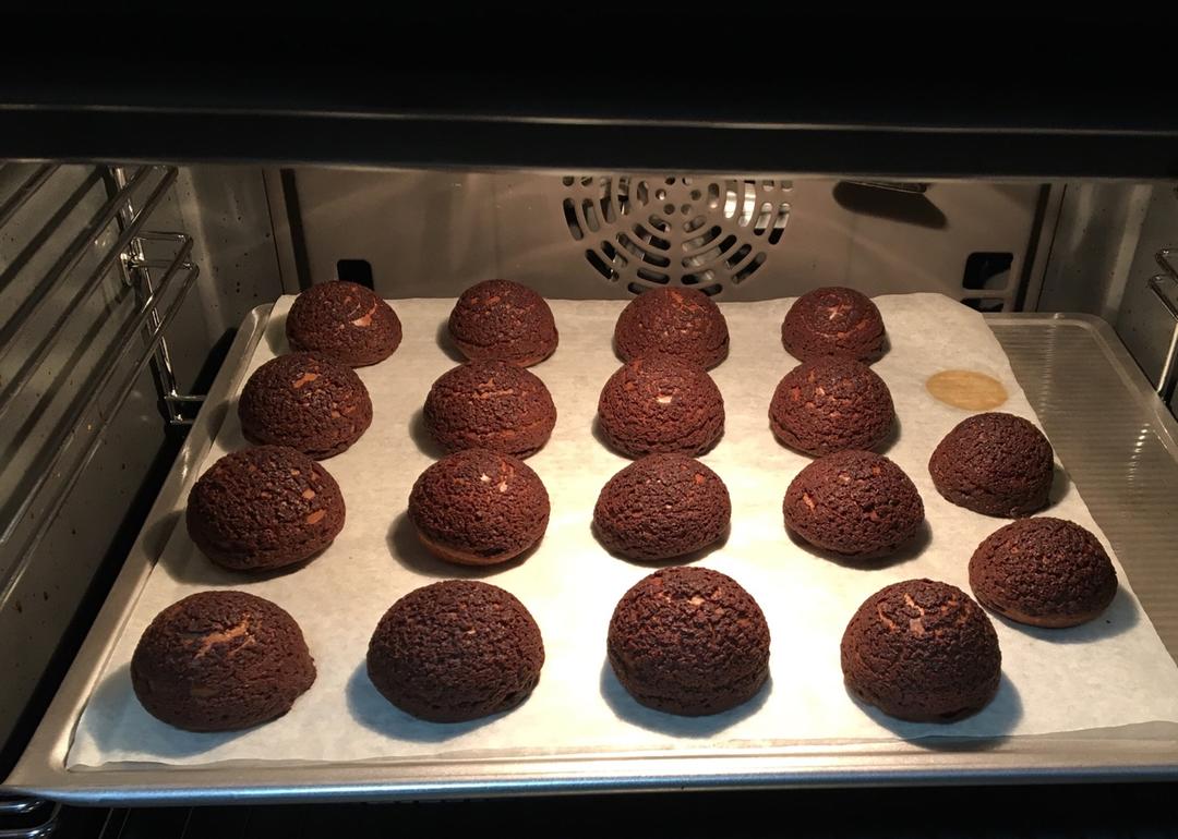 巧克力酥皮泡芙