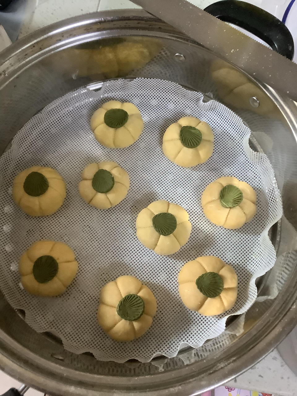 松软香甜的南瓜馒头，配方超简单！