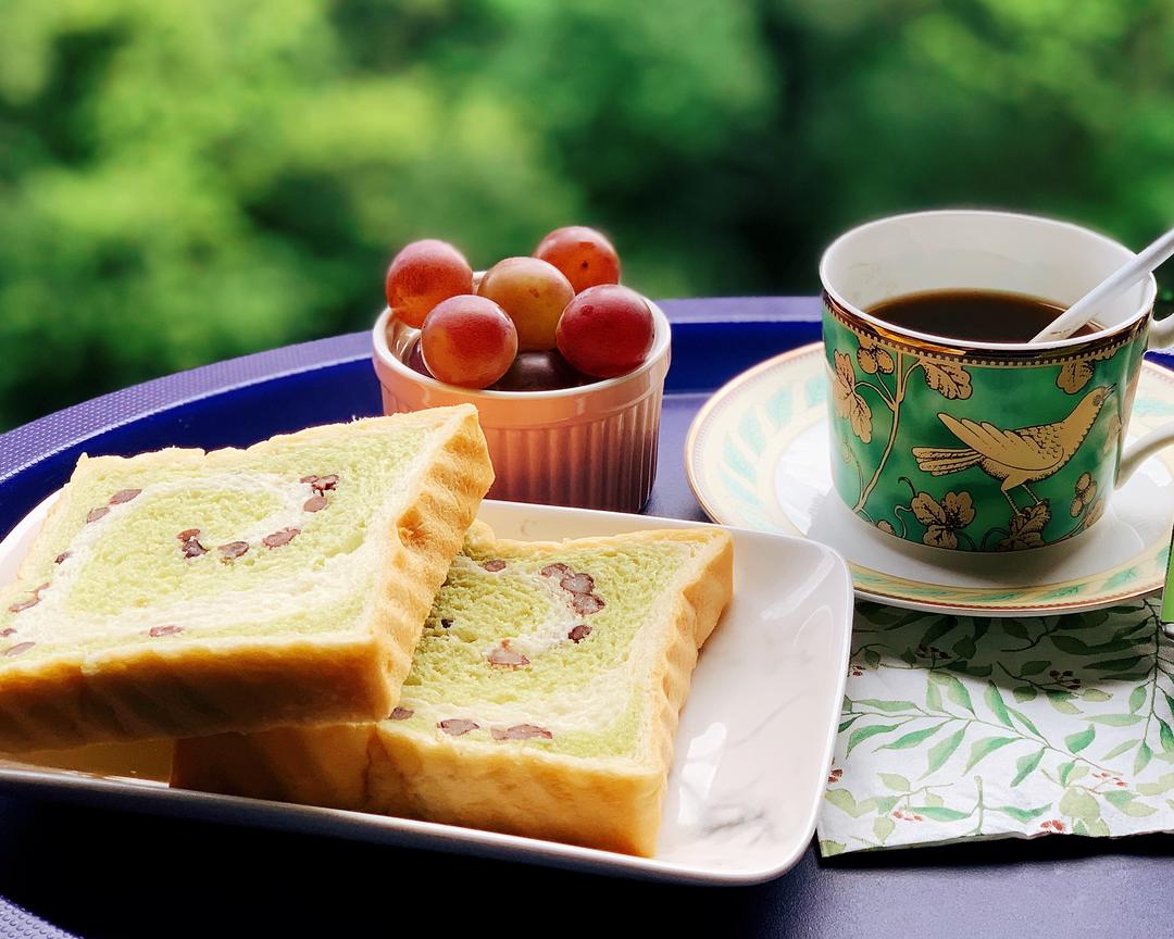 把春天吃进👄里.双色北海道抹茶蜜豆吐司的做法