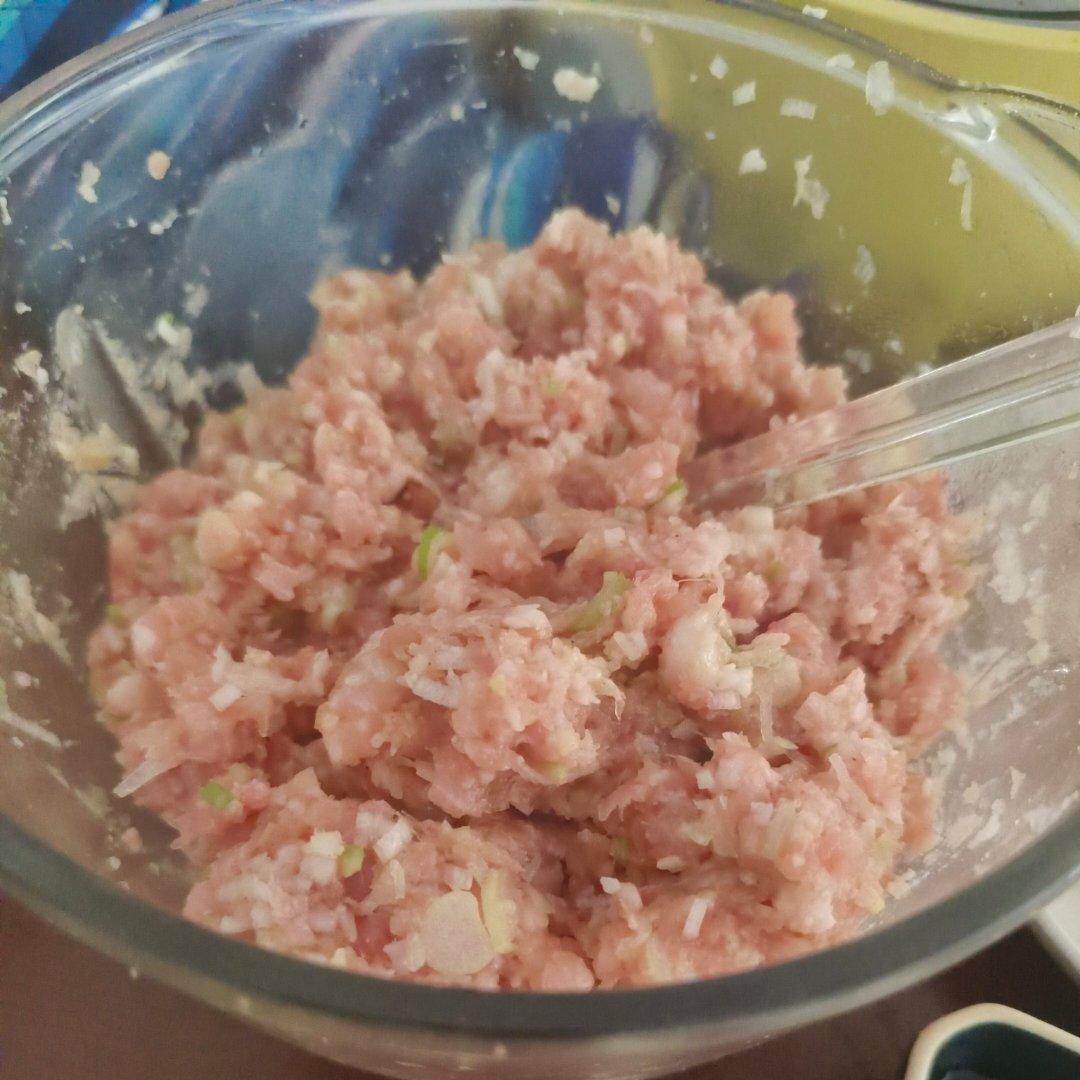 吃了忘不了的猪肉大葱饺子馅