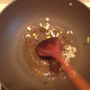 番茄西葫芦粉条肉丝的做法 步骤3