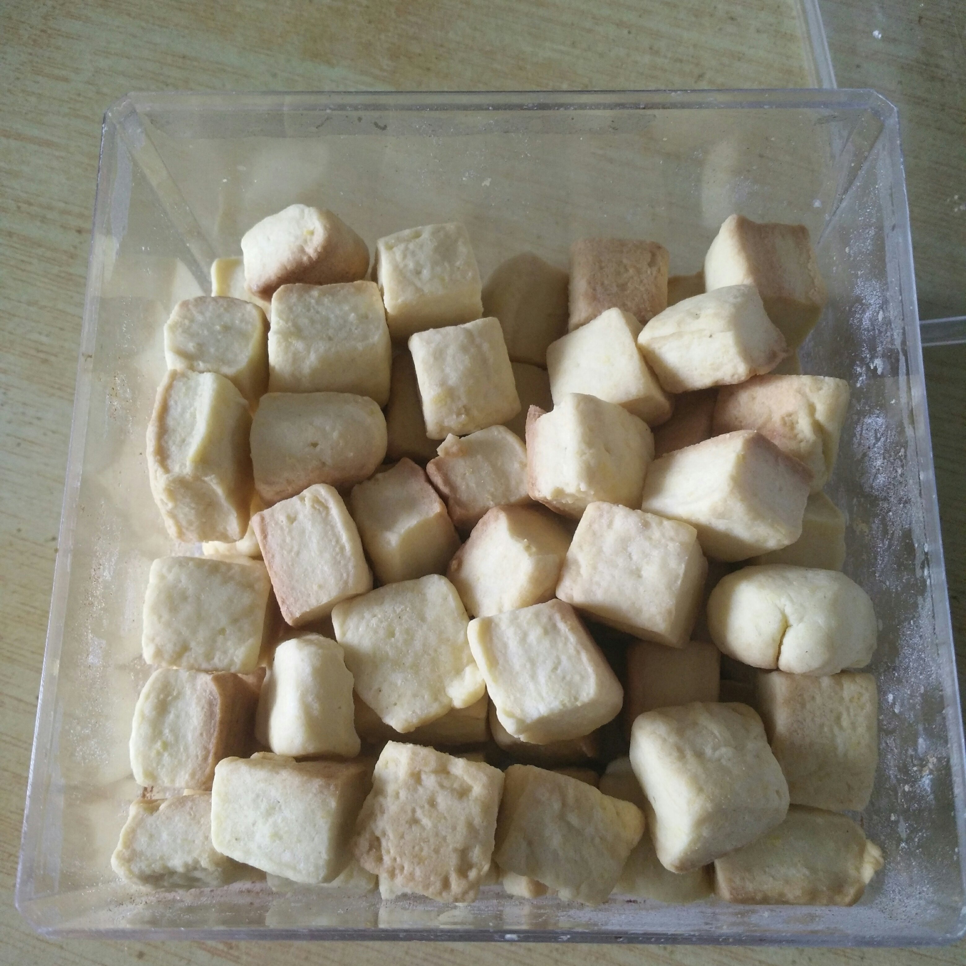 小石头饼干。