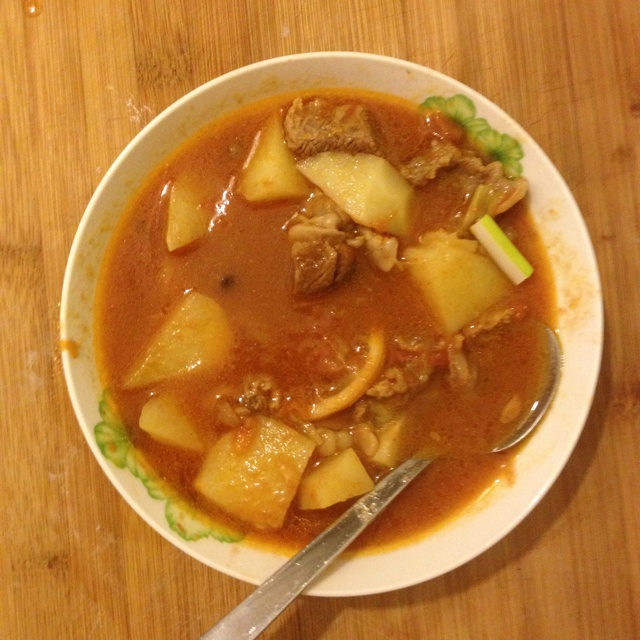 西红柿牛腩土豆