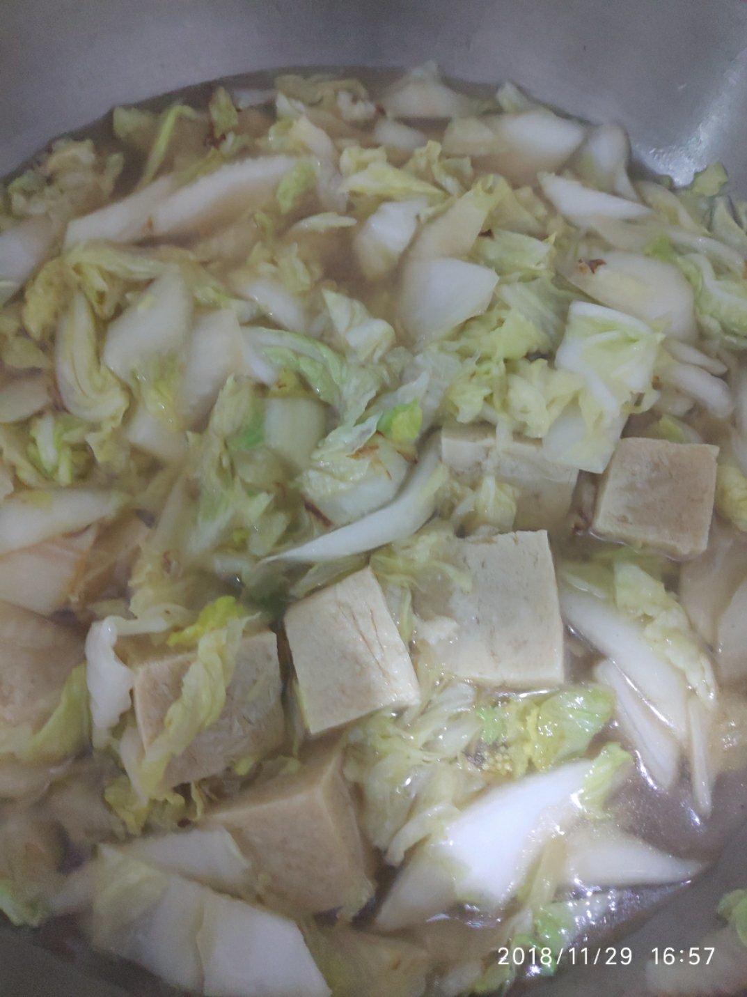 白菜炖冻豆腐