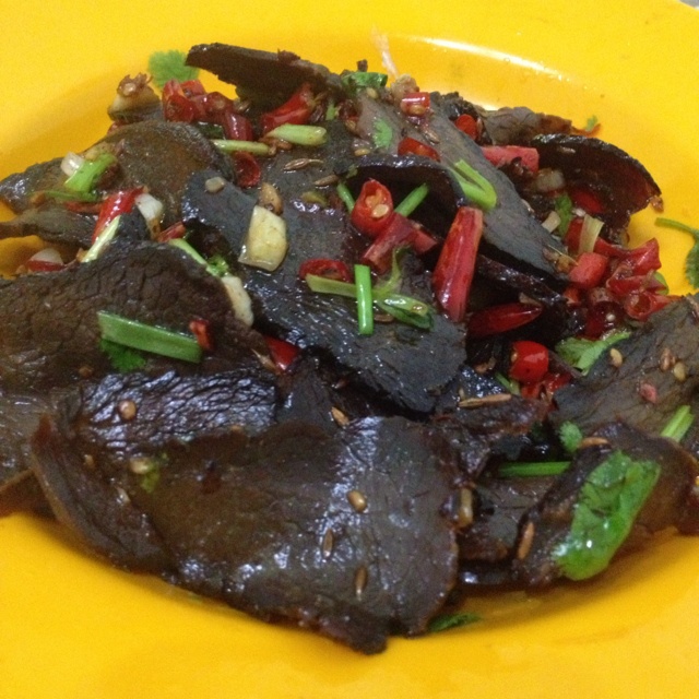 腊牛肉蒜薹