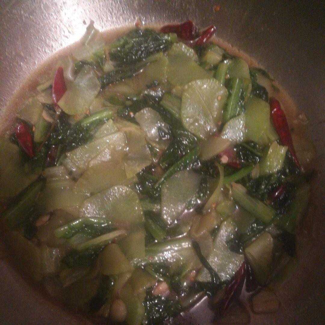 清炒莴笋