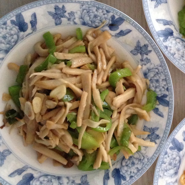 青椒素炒杏鲍菇